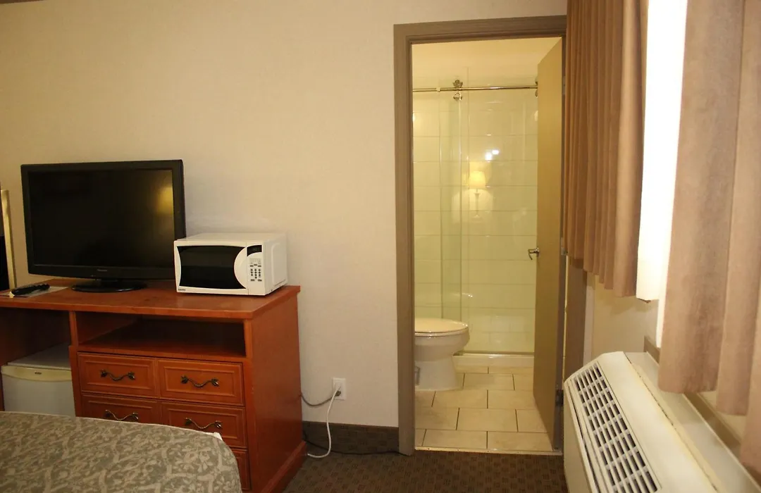 Ramada By Wyndham Edmonton South-1