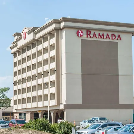Ramada By Wyndham Edmonton South-3